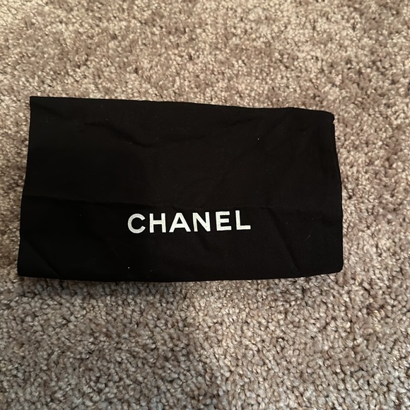 Chanel Zippy - Picture 17 of 17